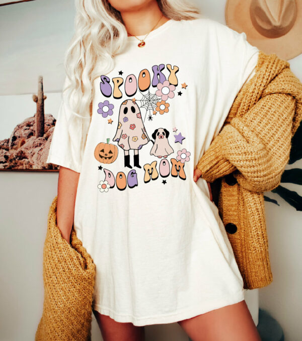 Spooky Dog Mom Retro Halloween Shirt